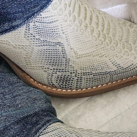 DINGO Denim Dreams Leather Boots - Picture 9 of 15